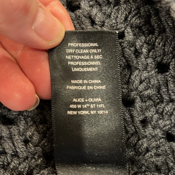 VGUC Alice + Olivia dark grey 100% wool patterned long sleeve cowl neck sweater - Picture 9 of 9